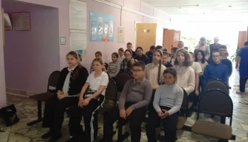 Кинопоказ комедийной сказки в Ванинской СОШ.