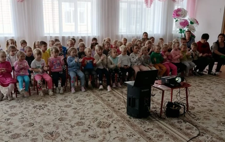 Завершающий показ летней темы "Лето, солнце, море" Завершающий показ летней темы "Лето, солнце, море"